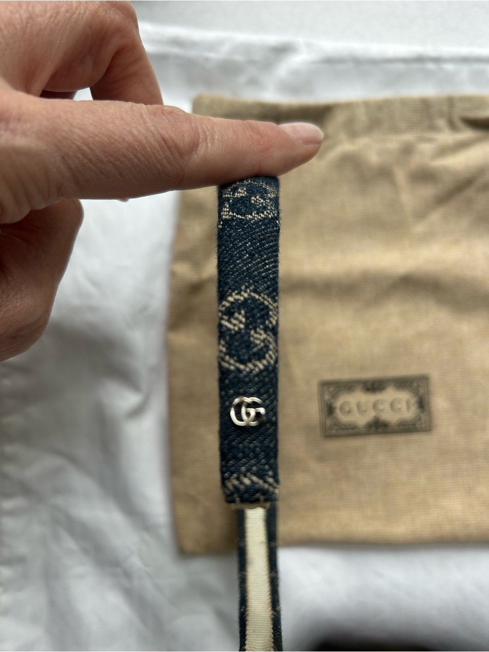 Gucci Blue Denim Logo Headband with White Trim - Picture 3 of 5